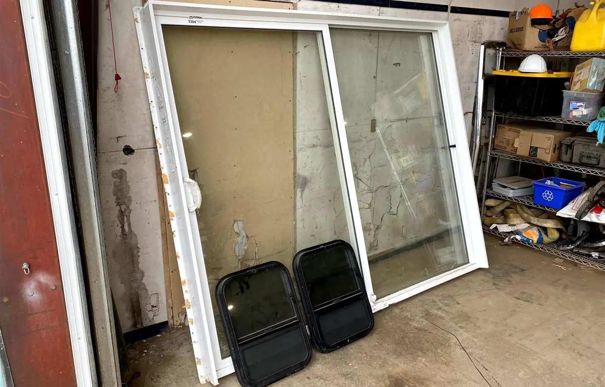 Viscount White PVC Sliding Patio Door & More
UNRESERVED