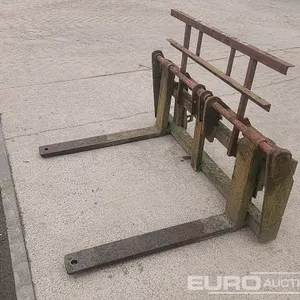 Pallet Forks to suit Loader 
