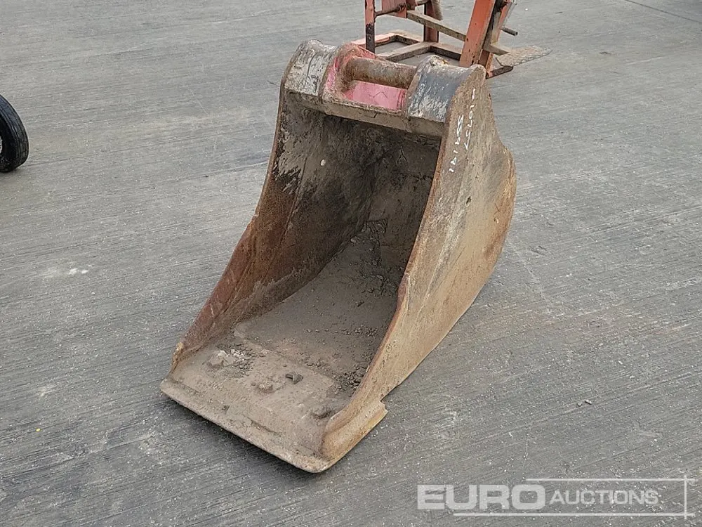 24" Scoop Bucket 65mm Pin to suit 13 Ton Excavator