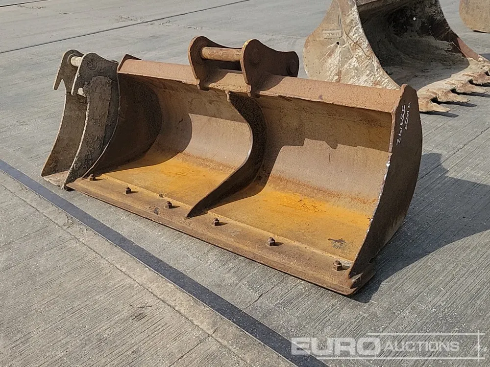 24" Scoop Bucket 65mm Pin to suit 13 Ton Excavator