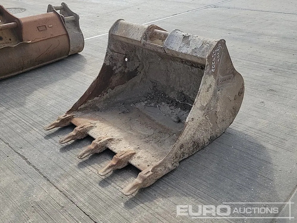 Volvo 48" Scoop Bucket 65mm Pin to suit 13 Ton Excavator
