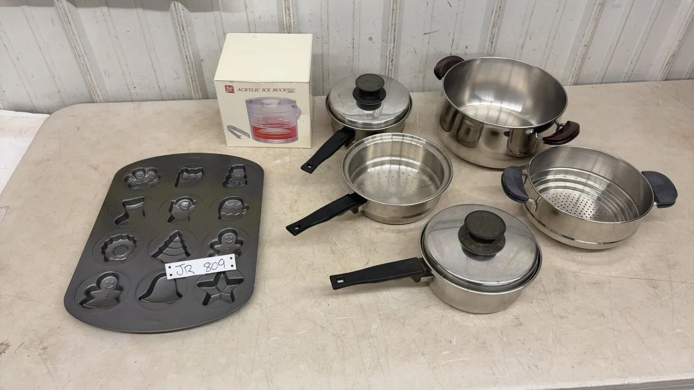 Assorted Cooking Pots with Lids, Acrylic Ice Bucket, and Wonka Christmas Mould Tray