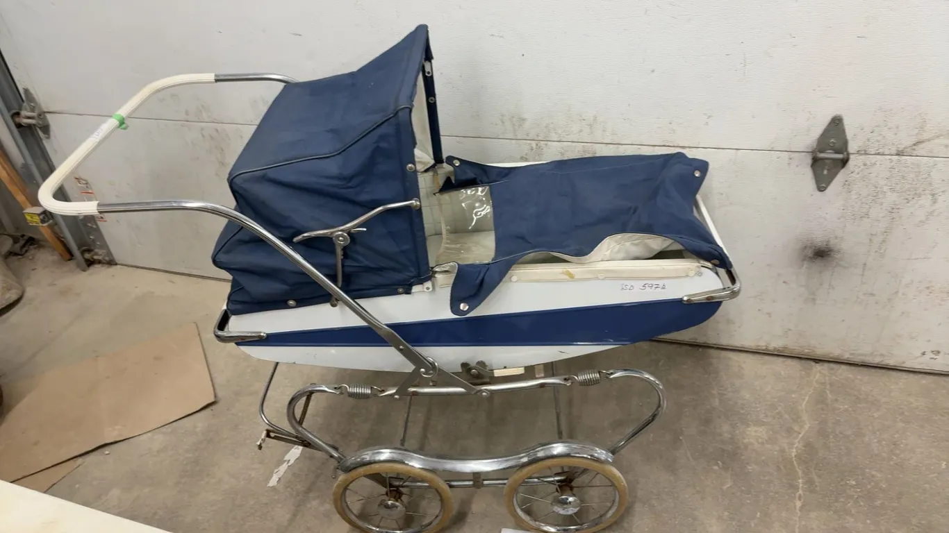 Vintage Silver Cross Capriole Baby Pram, Blue and White Boat-Style Body, Chrome Chassis