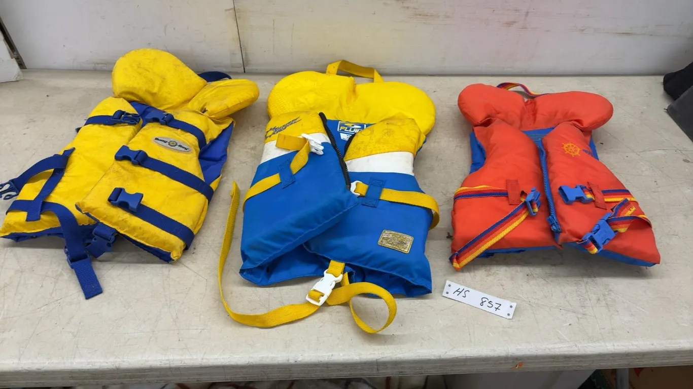 Garmin LiveBuoy-Boy, Fluid Challenger, and Unbranded Children's Personal Flotation Devices, Lot of