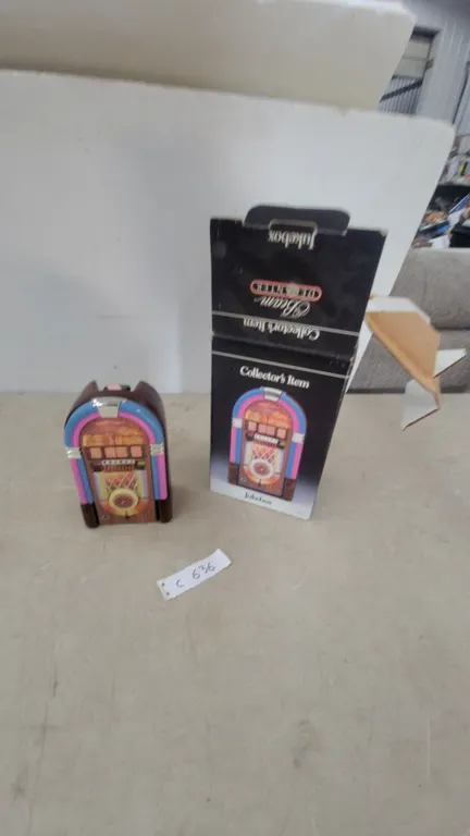 Jim Beam Collector's Item Jukebox Decanter and Original Box