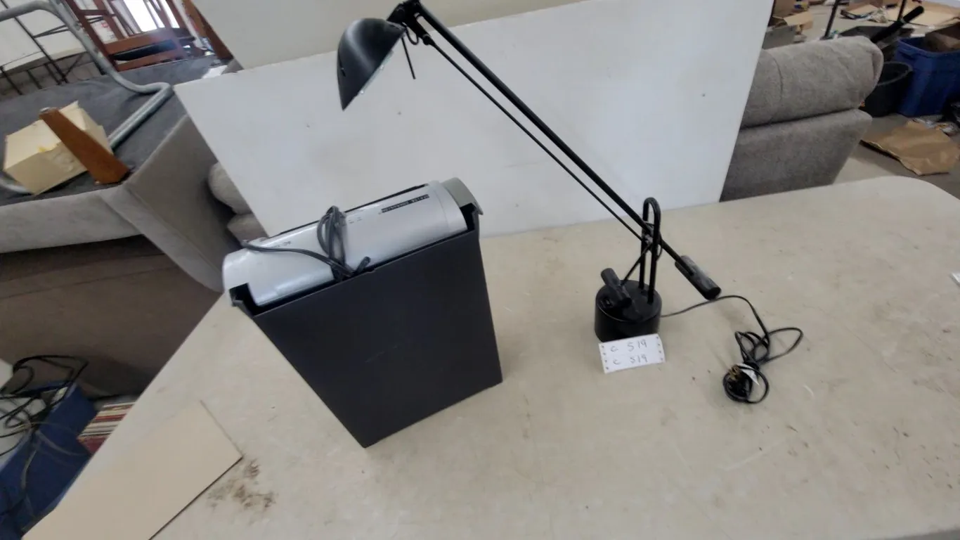 Office Companion SC-1095 Shredder and Black Desk Lamp