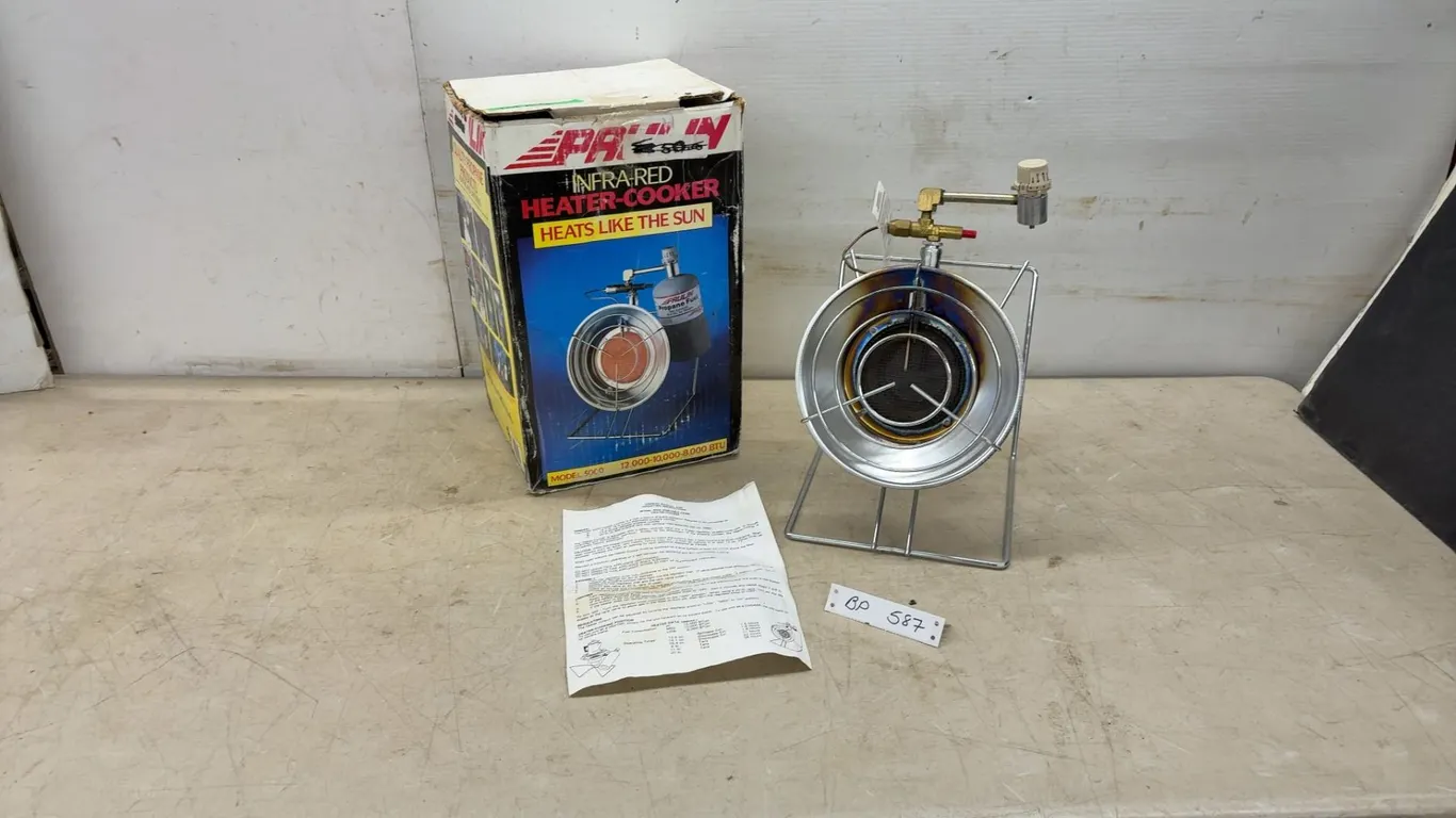 Paulin Model 3000 Infra-Red Heater-Cooker, 12,000/10,000/8,000 BTU, with Box and Manual