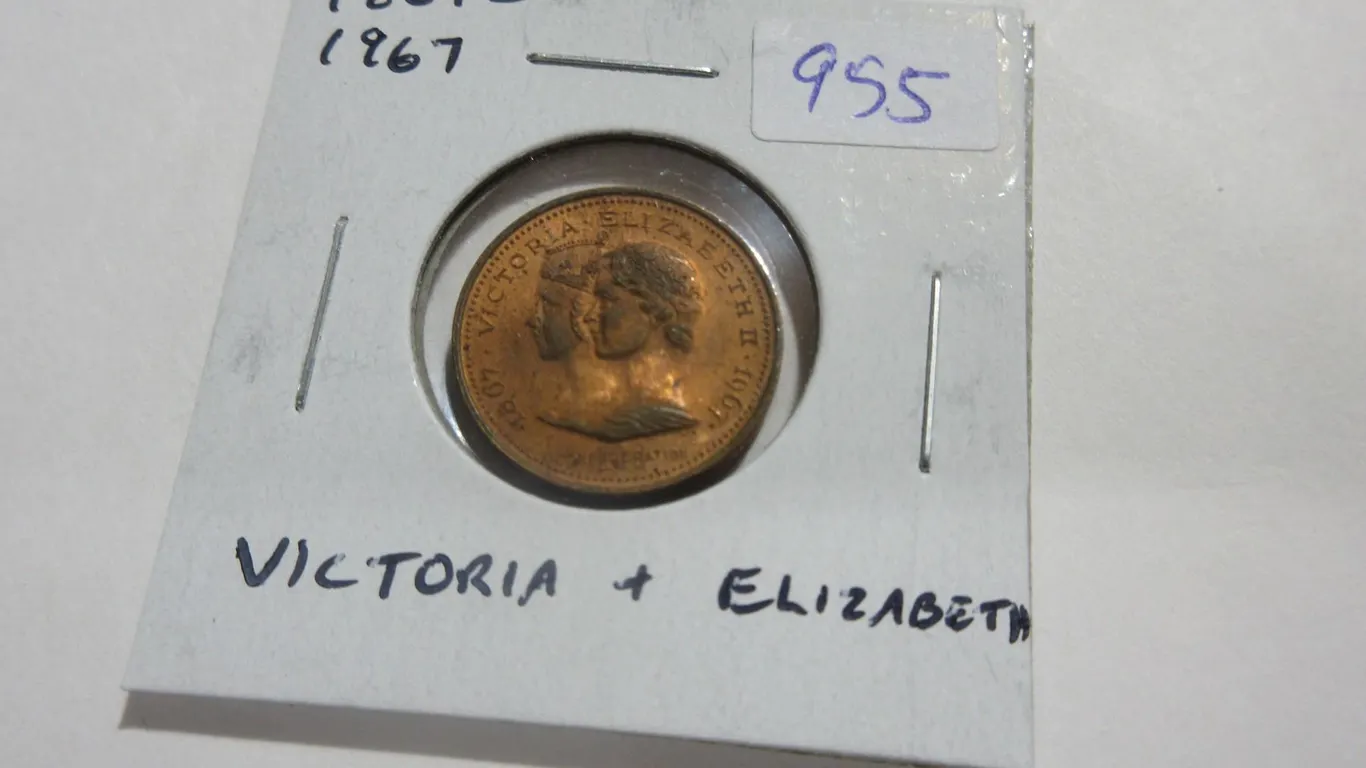 1867 – 1967 Centennial of Canada medal depicting Queens Victoria and Elizabeth. Unc.
