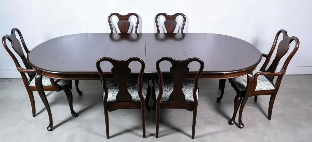 CHERRY QUEEN ANNE STYLE DINING TABLE W/6 CHAIRS