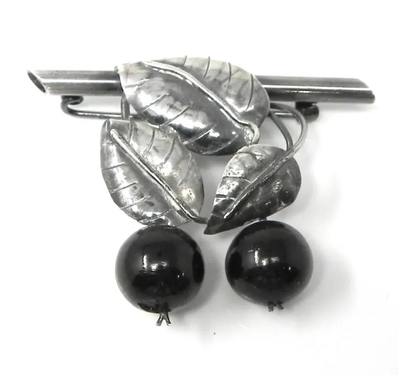 800 SILVER BROOCH 13.52g