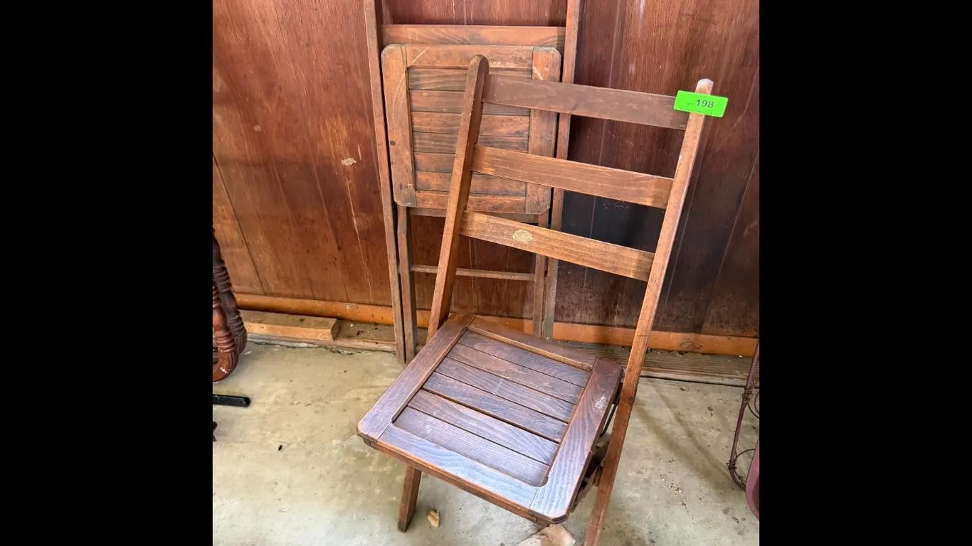 Wooden Folding Chair - Vintage Style