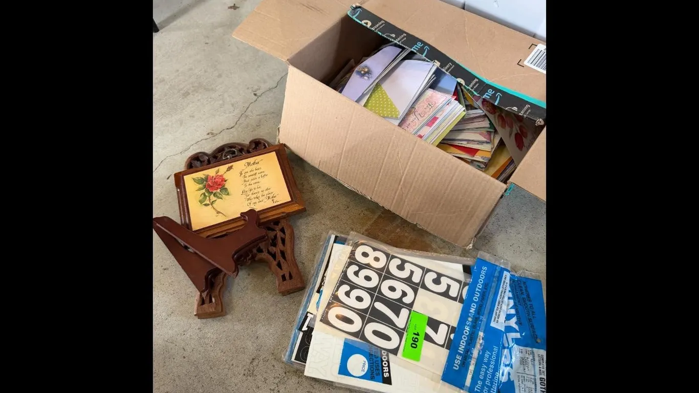Wooden Stand Vinyl Lettering Kit