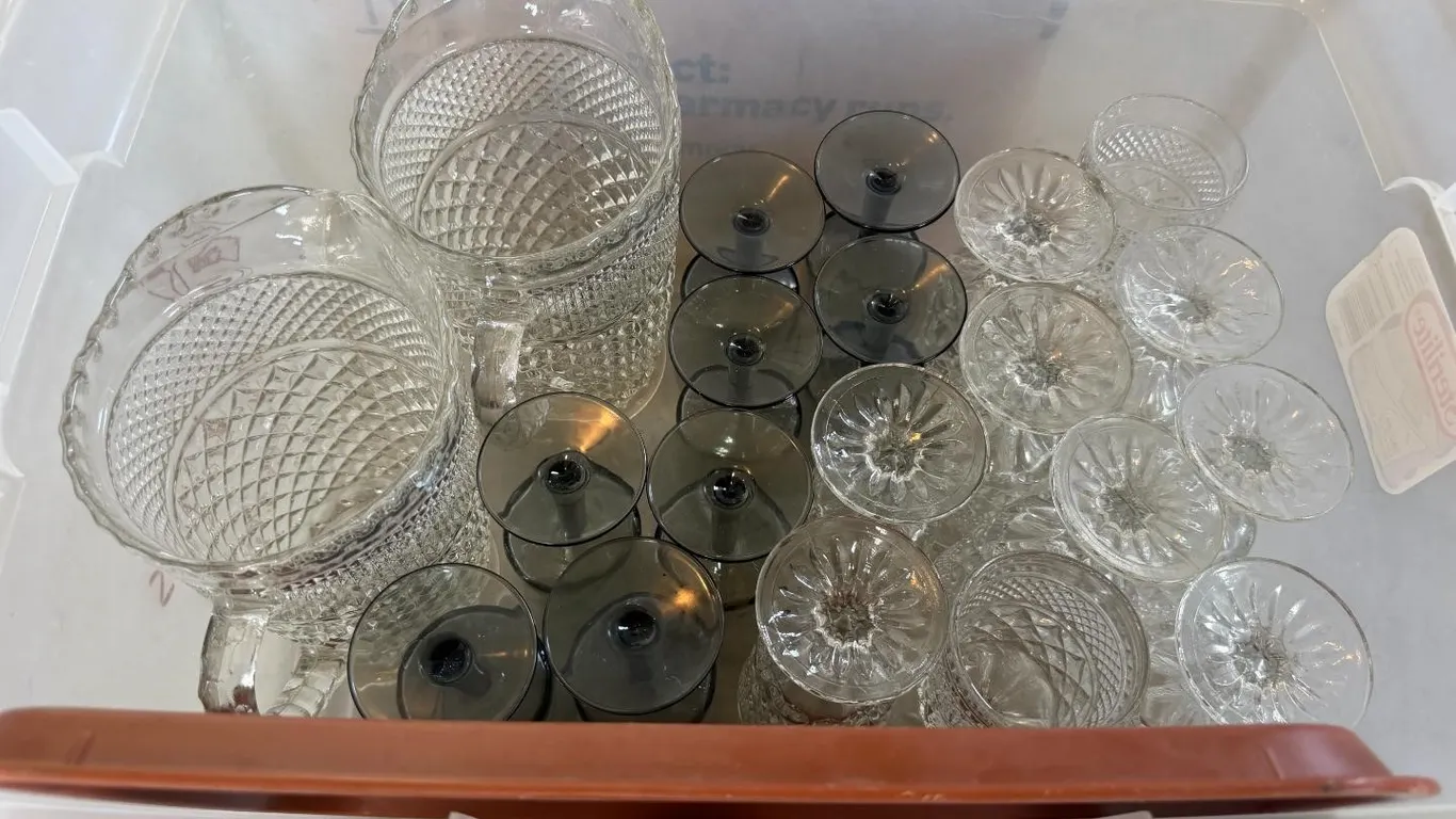Glassware Set Diamond Pattern and Colts