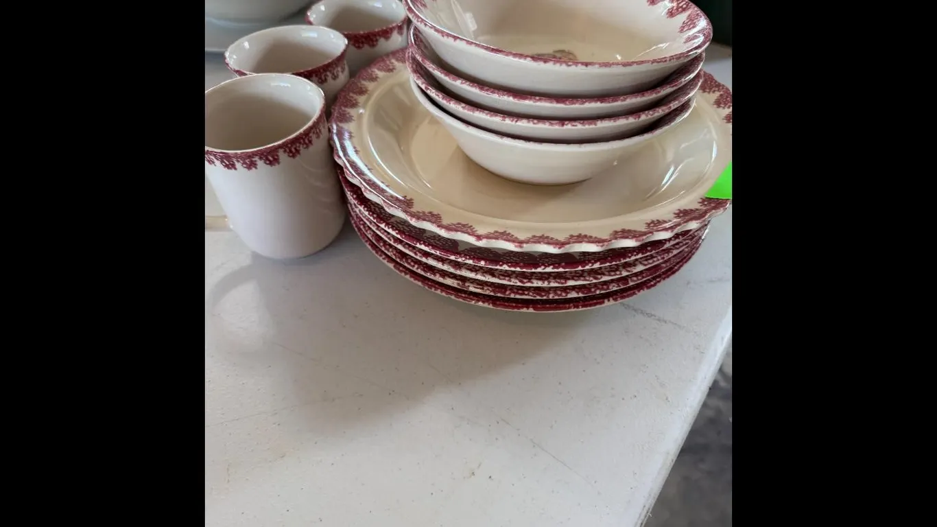 Dinnerware Set CreamRed Floral 15-Piece