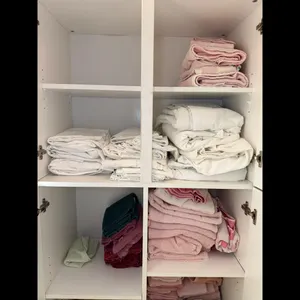 Assorted Linens and Bathroom Decor