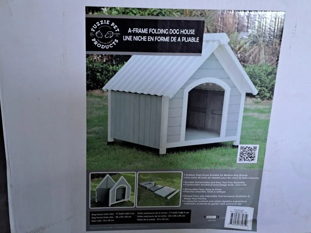 A-frame folding dog house