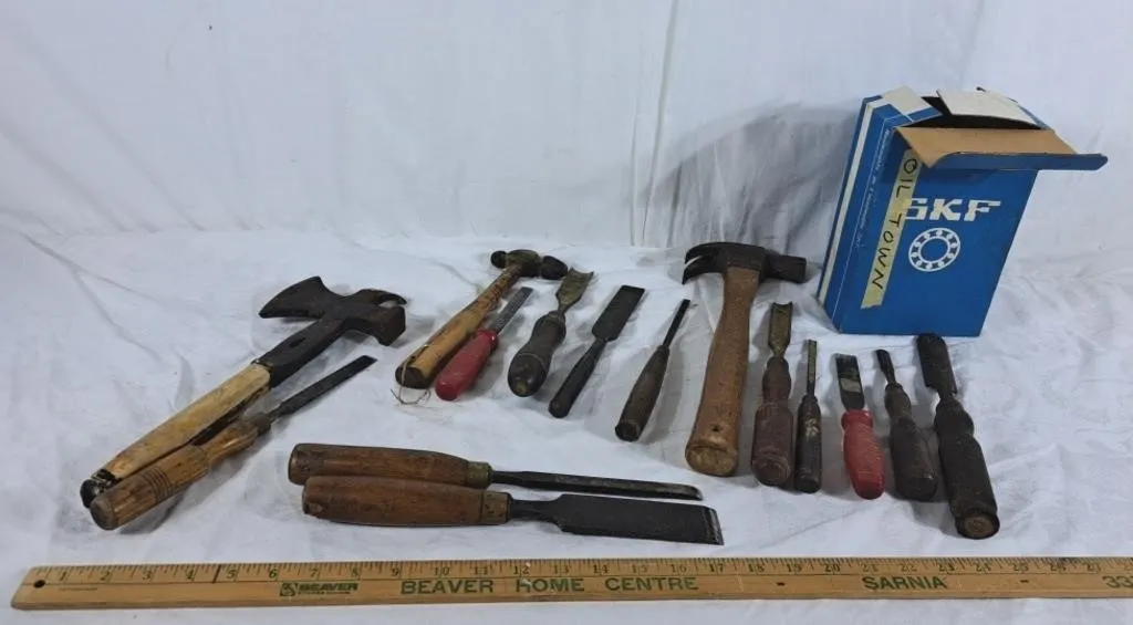 Lot of wooden handle tools and a set of arch