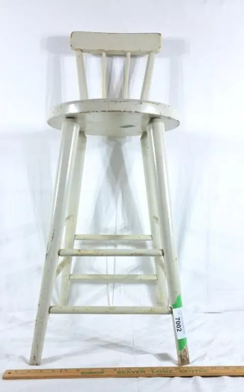 Vintage high chair 14"x32"