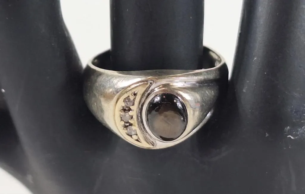Lovely 10K ring with tested diamonds and unique
