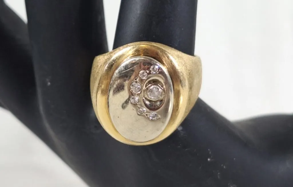 Lovely 14K Two Tone ring with diamonds. Size 9