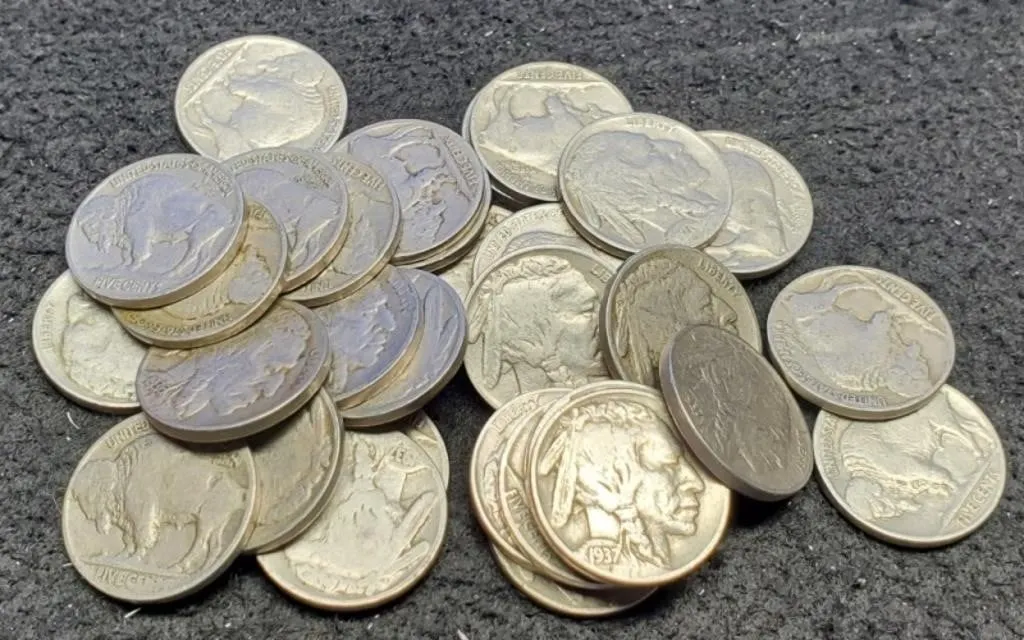(32) Full Date Buffalo Nickels