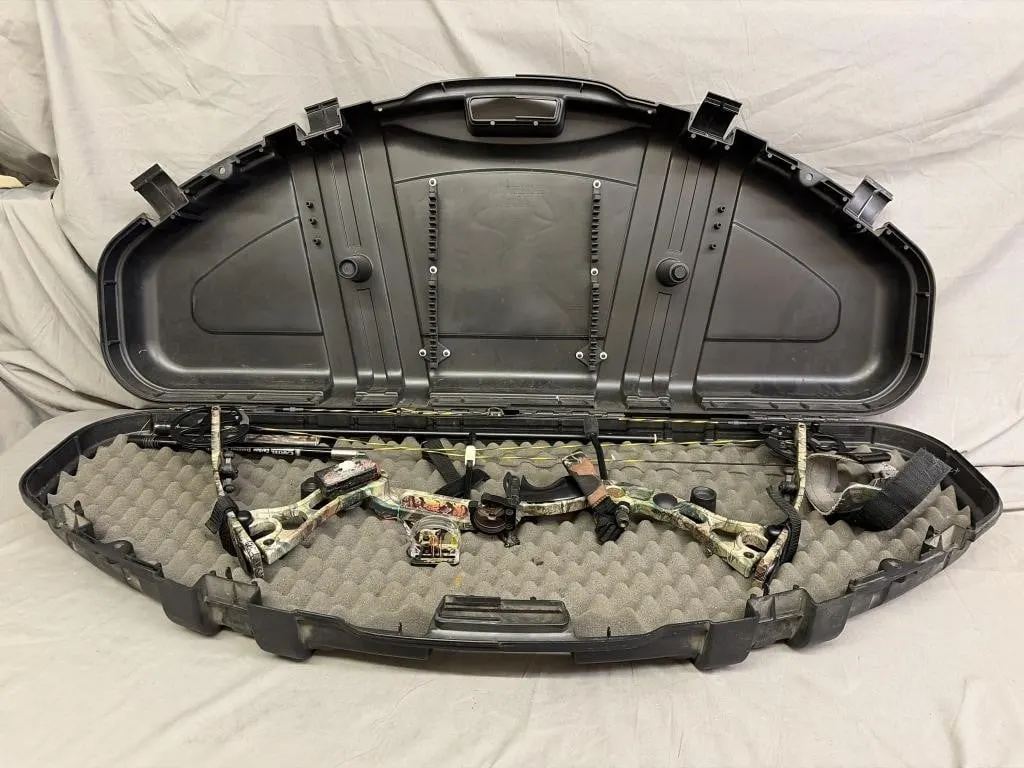 Rt Handed Martin Compound Bow in Case