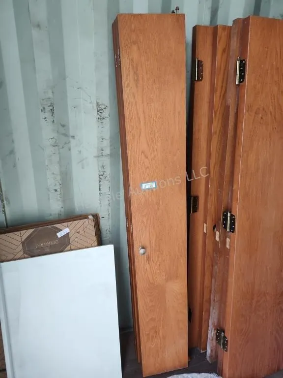 Set of bifold doors 2' each 4' overall