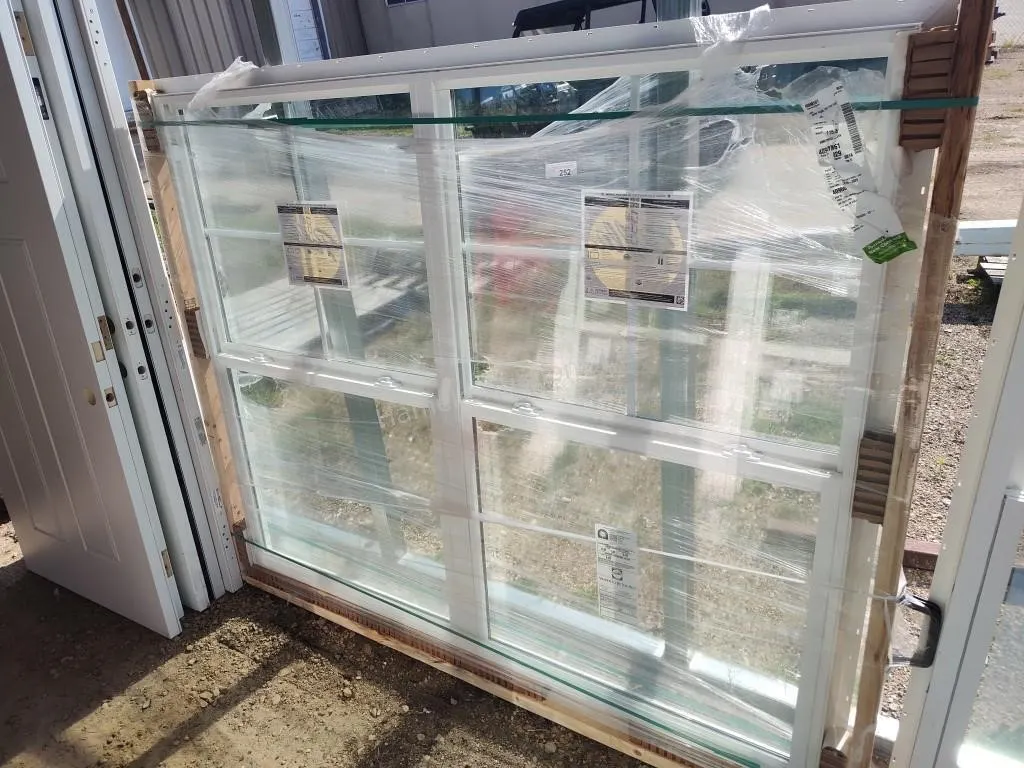 Pella window 71.5x59.5