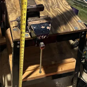 Bench Vise w/ Table