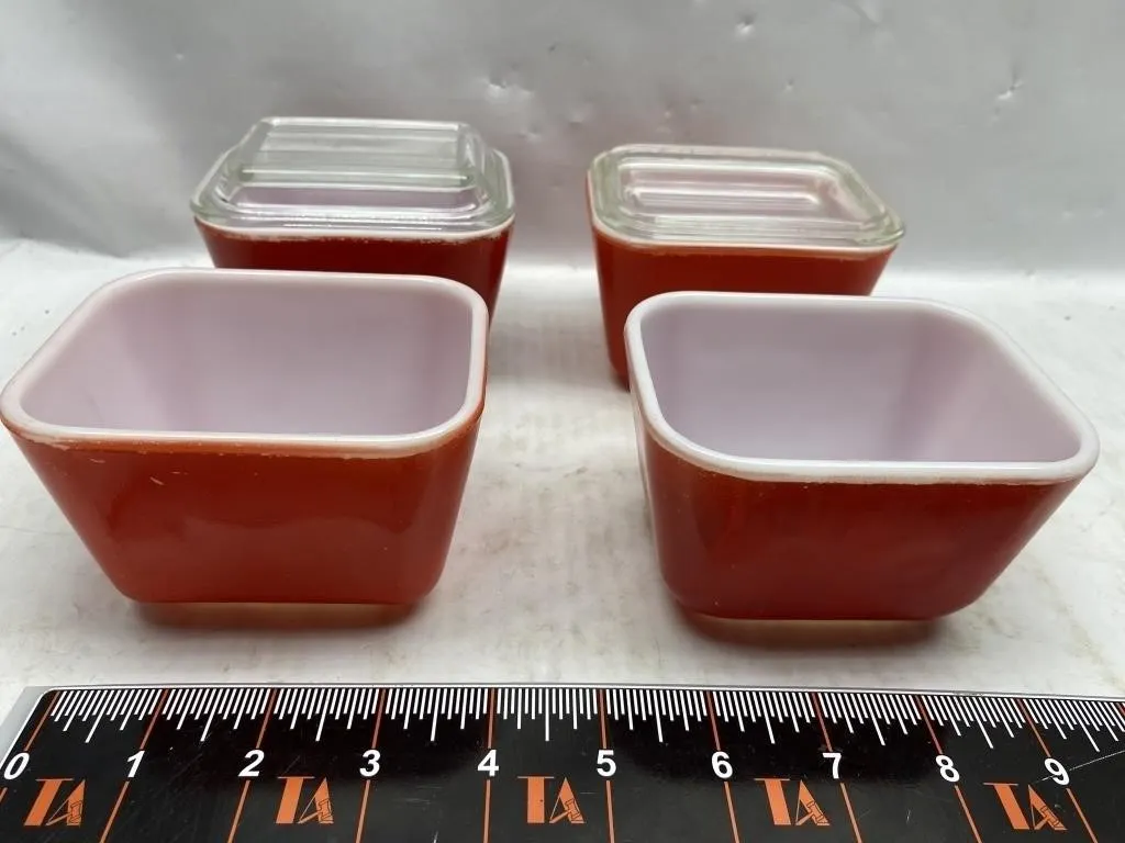 Pyrex Red Refrigerator Dishes with Lids, Set of 4