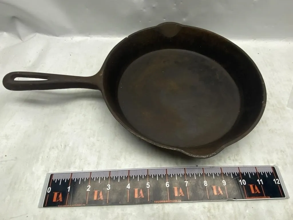 Vintage No. 8 Cast Iron Skillet