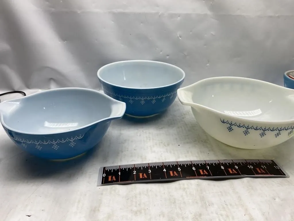 Pyrex Cinderella Bowls, Blue Snowflake, Set of 4