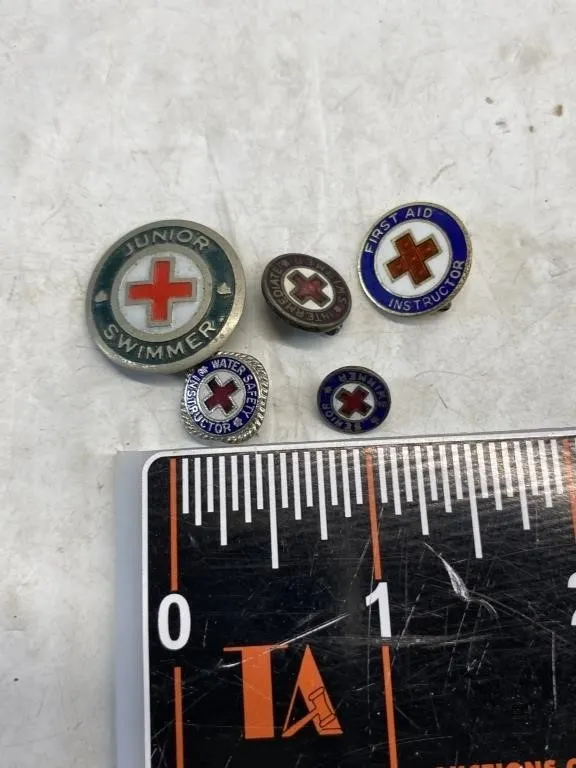 Red Cross Enamel Badges Lot (5)