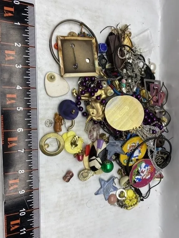 Broken jewelry & craft parts lot