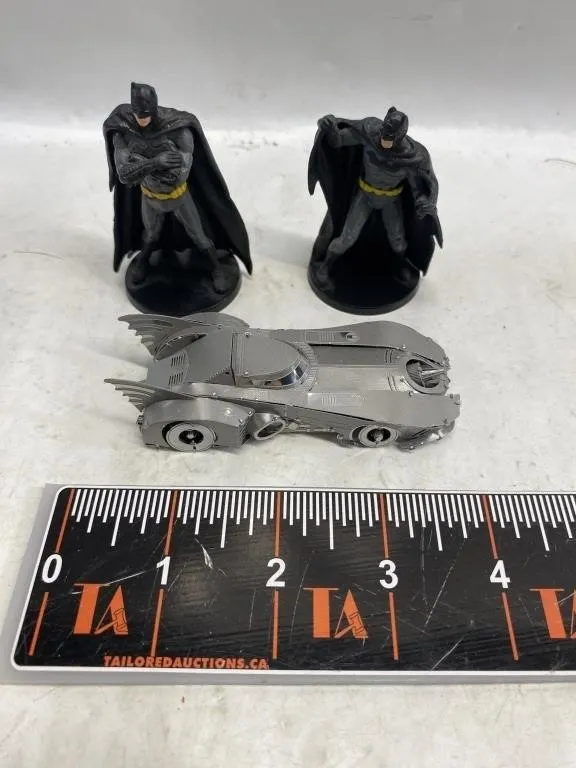 Batman Figures & Batmobile Model Set