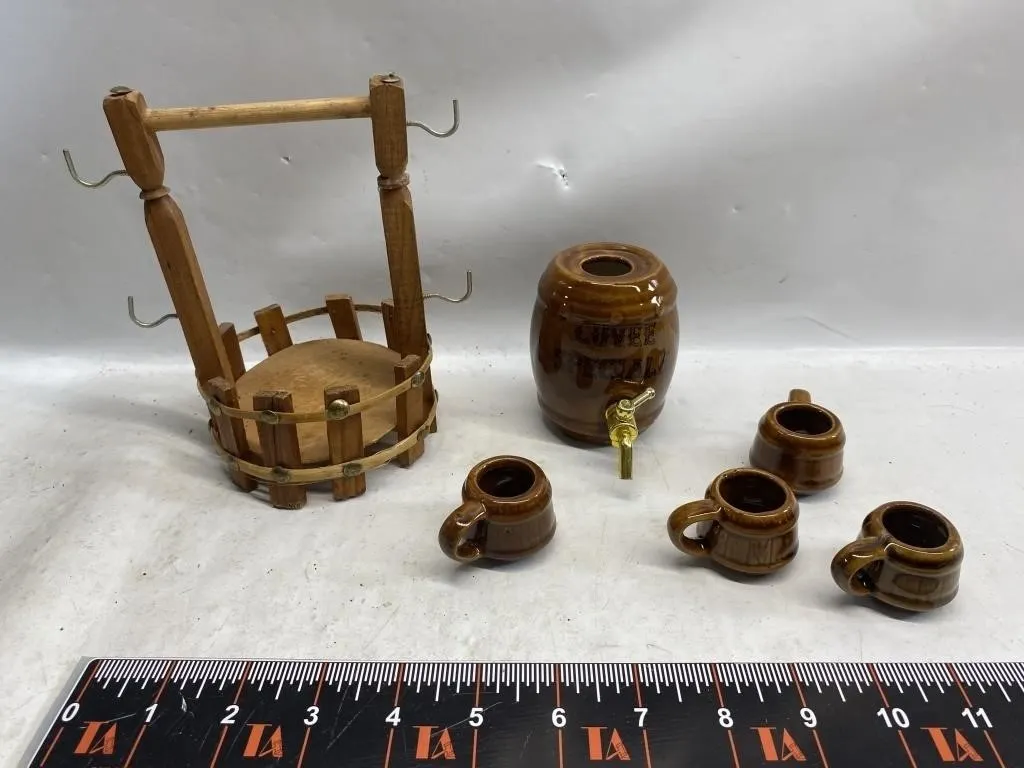 Miniature wooden well & ceramic barrel with 4 mugs