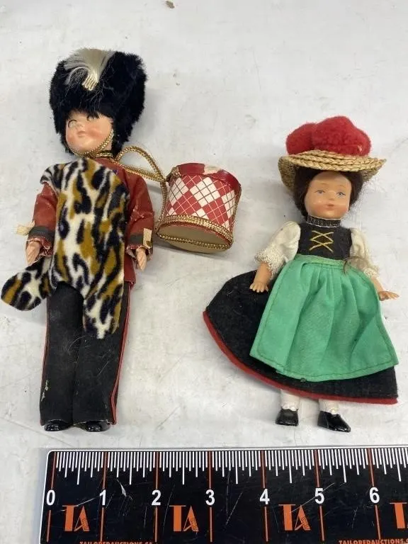 Pair of vintage costume dolls, guard & folk