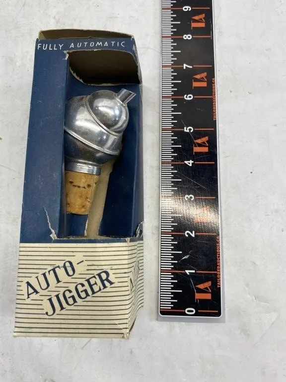 Auto-Jigger Bottle Pourer & Shot Glass Lot
