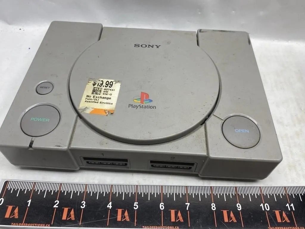 Sony PlayStation Console (SCPH-7501)
