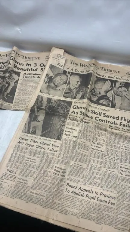 Vintage 1960s US Triumph Moon landing lot