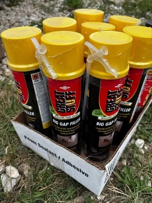 Gap Filler Spray Foam Lot