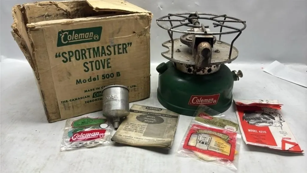 Coleman Lantern Co 500B Sportmaster Stove & box
