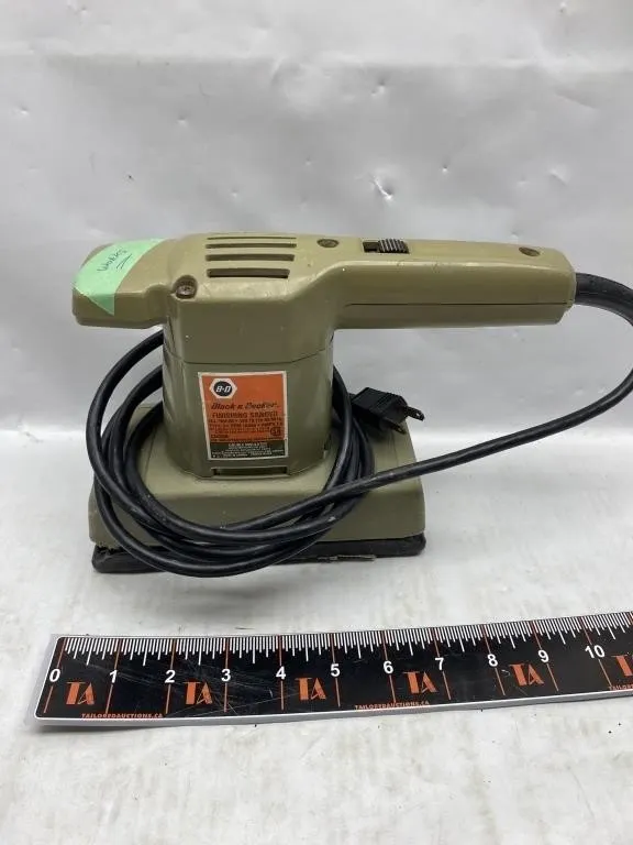 Black & Decker Finishing Sander No. 7404-04