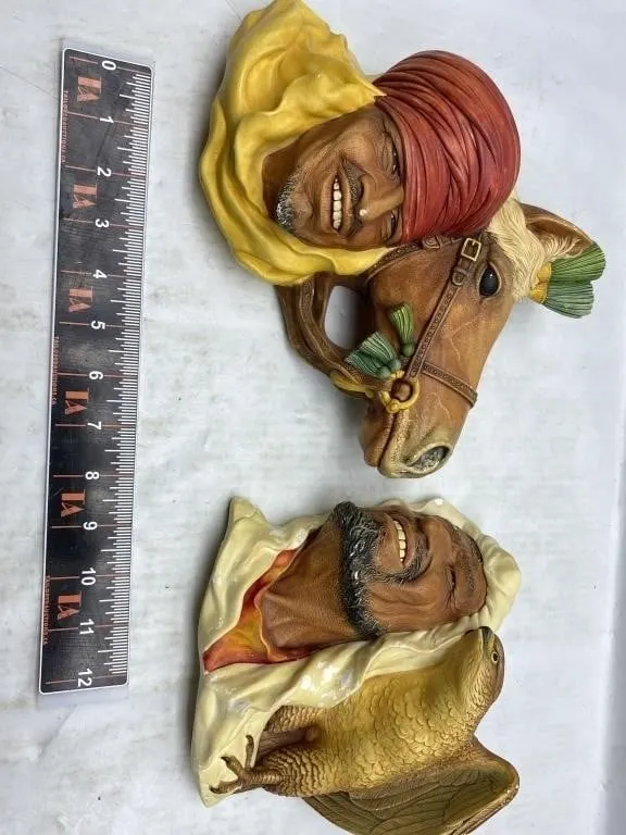 Bossons Chalkware Wall decor Pair