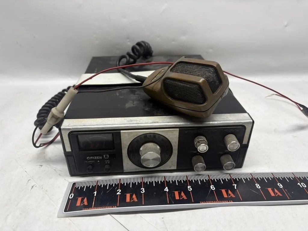 Citizen CB Transceiver Model M5 with Microphone