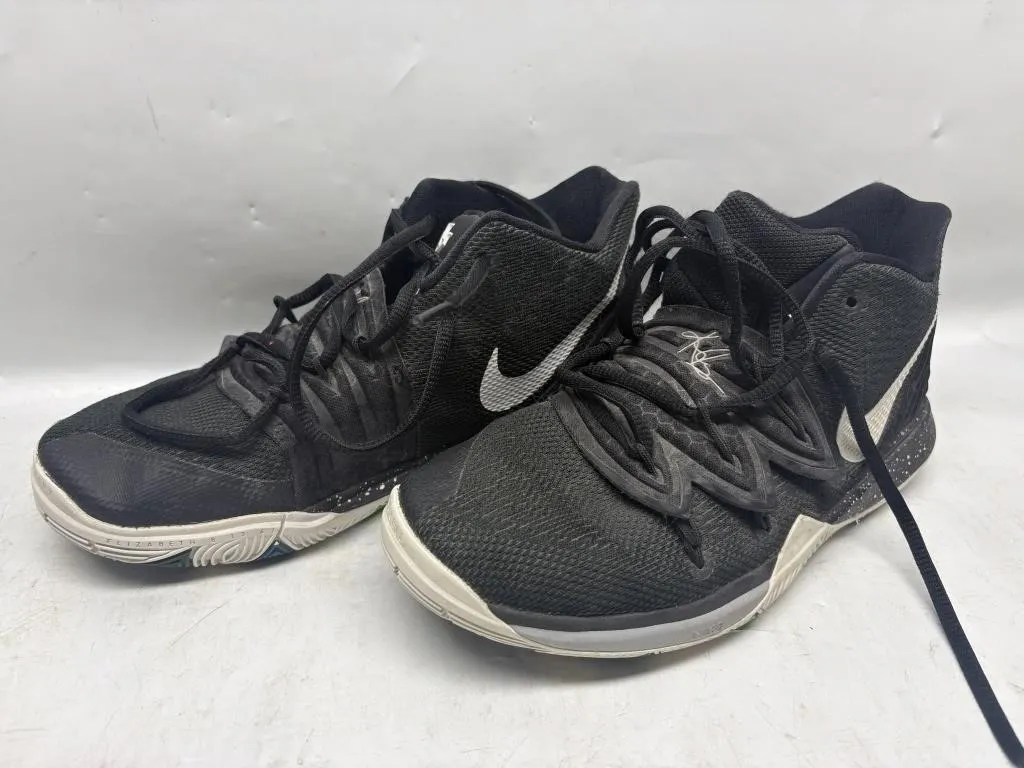 Nike Kyrie 5 Basketball Shoes