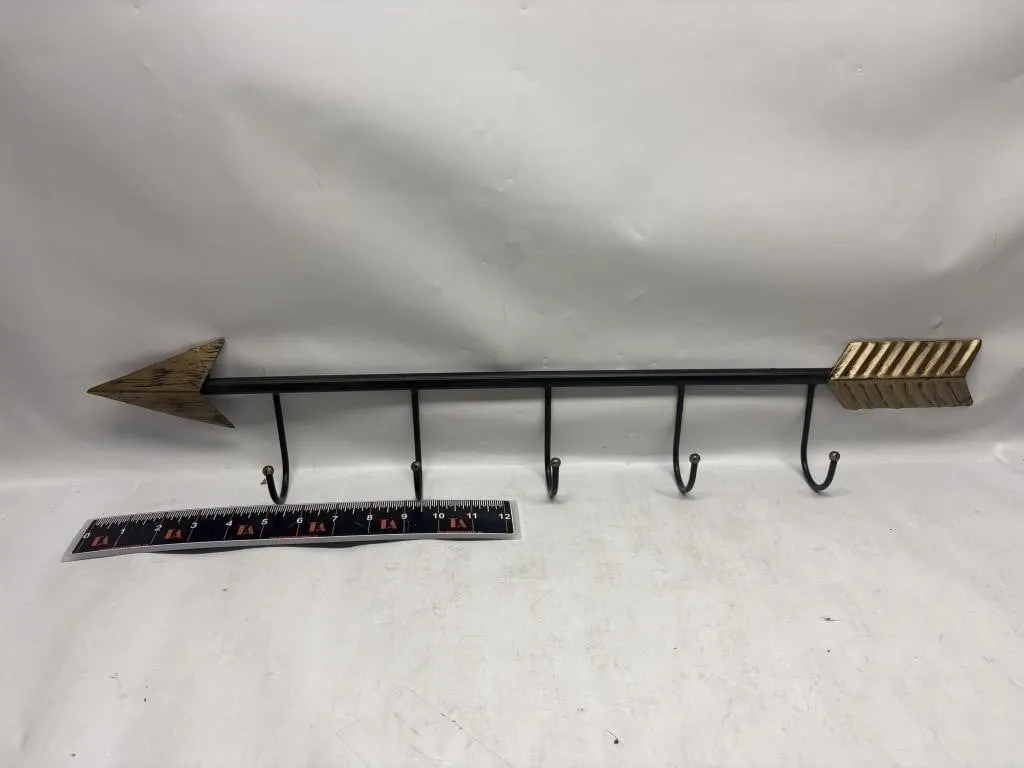 Metal Arrow Wall Hook Rack with 5 Hooks