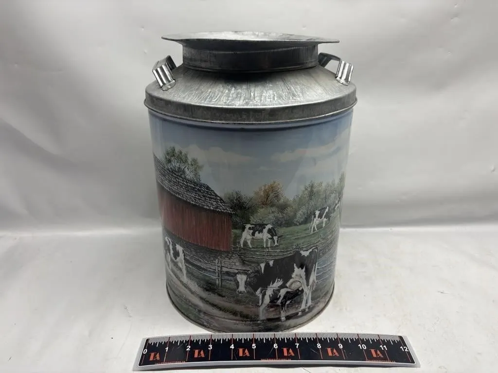 Golden Harvest Popcorn Tin, Farm/Cows Design
