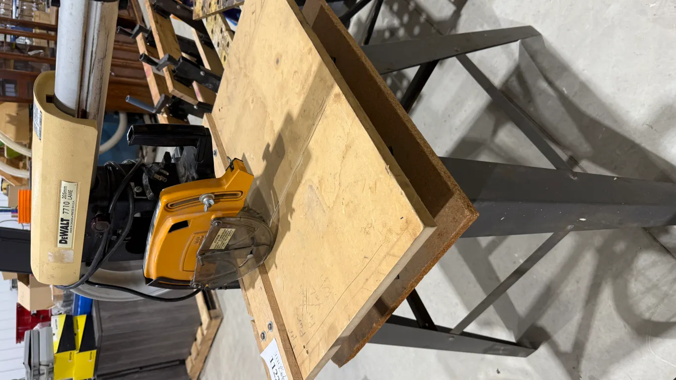 Dewalt 7710 205mm Compact Radial Arm Saw