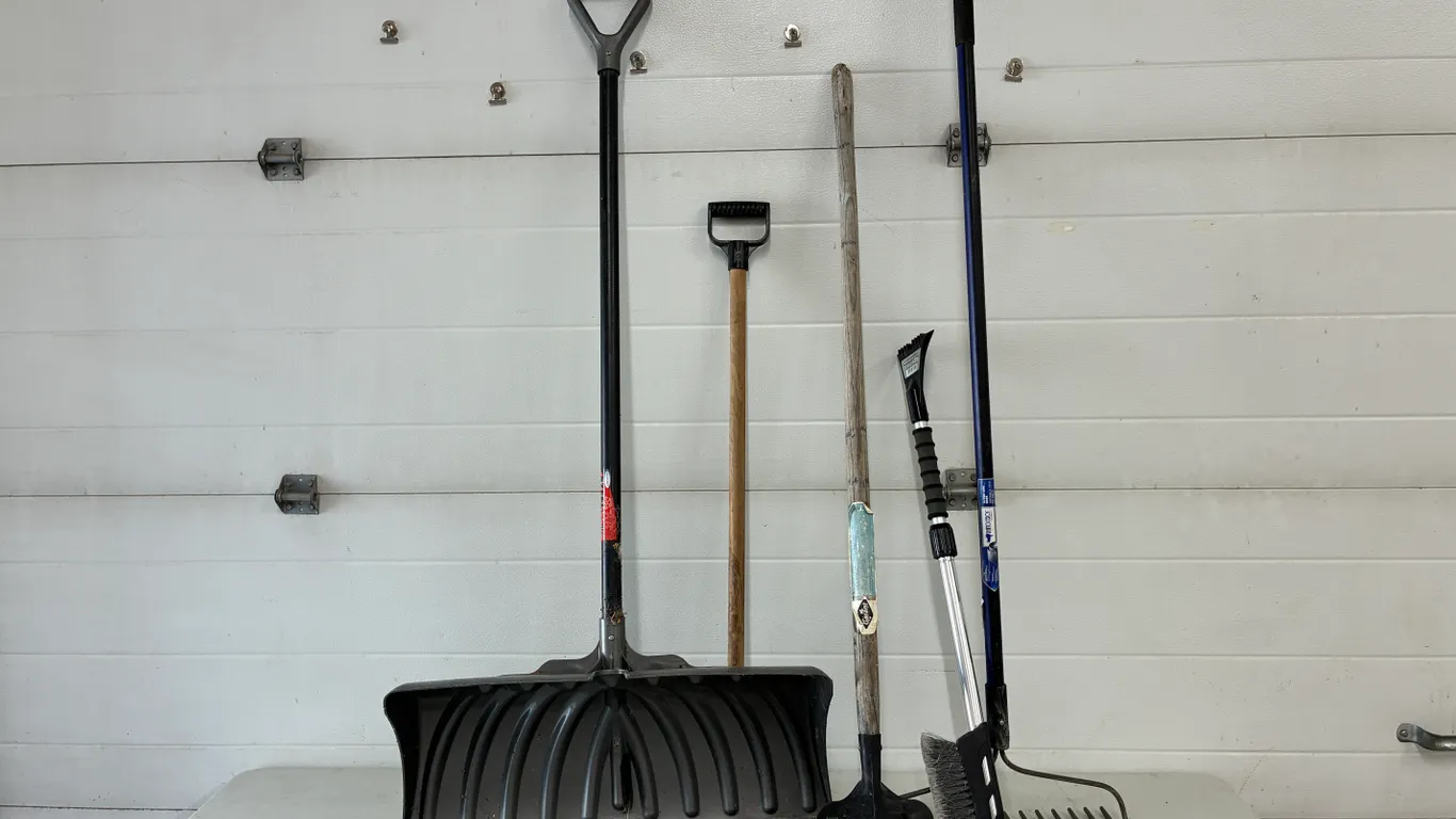 Shovels, Rakes and Yard Tools